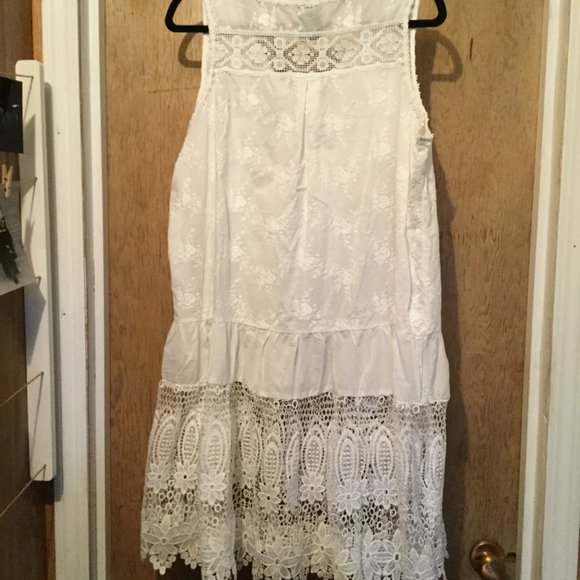 NWT Fashion Concepts lace floral white tunic - Picture 8 of 8
